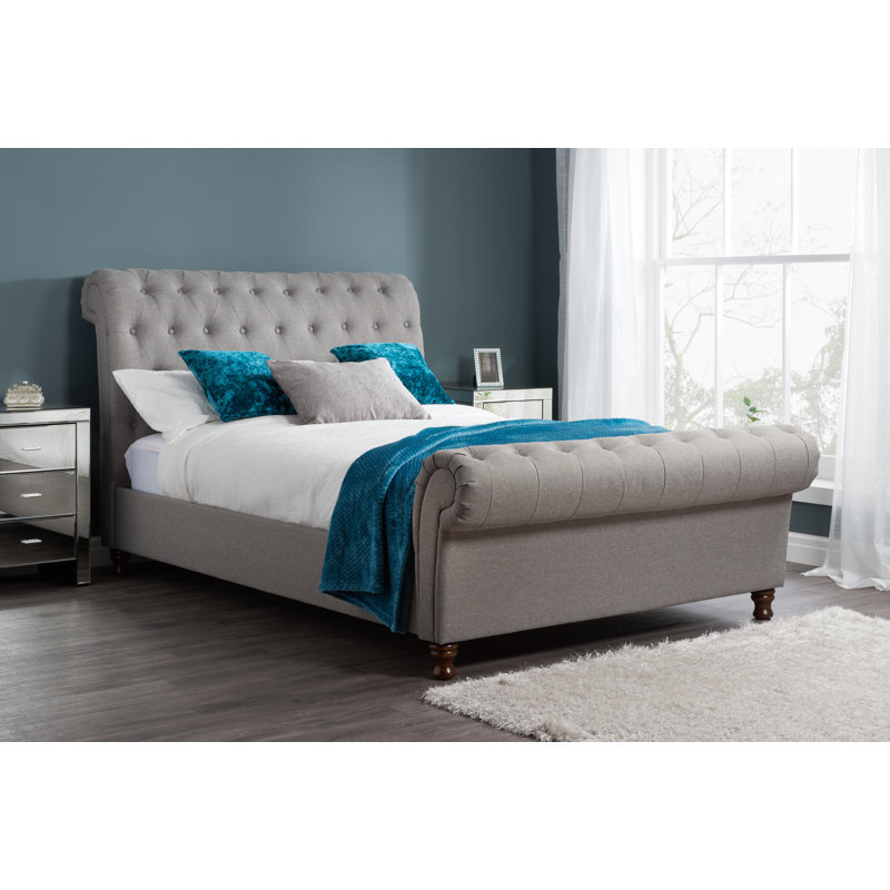 Ophelia & Co. Gaskell gepolstertes Schlittenbett & Bewertungen | Wayfair.de